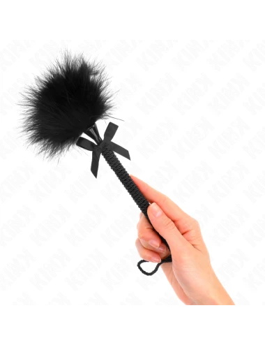 KINK - VARINHA DE CORDA DE NYLON COM PENAS DE CÓCEGAS E LAÇO PRETO 25 CM